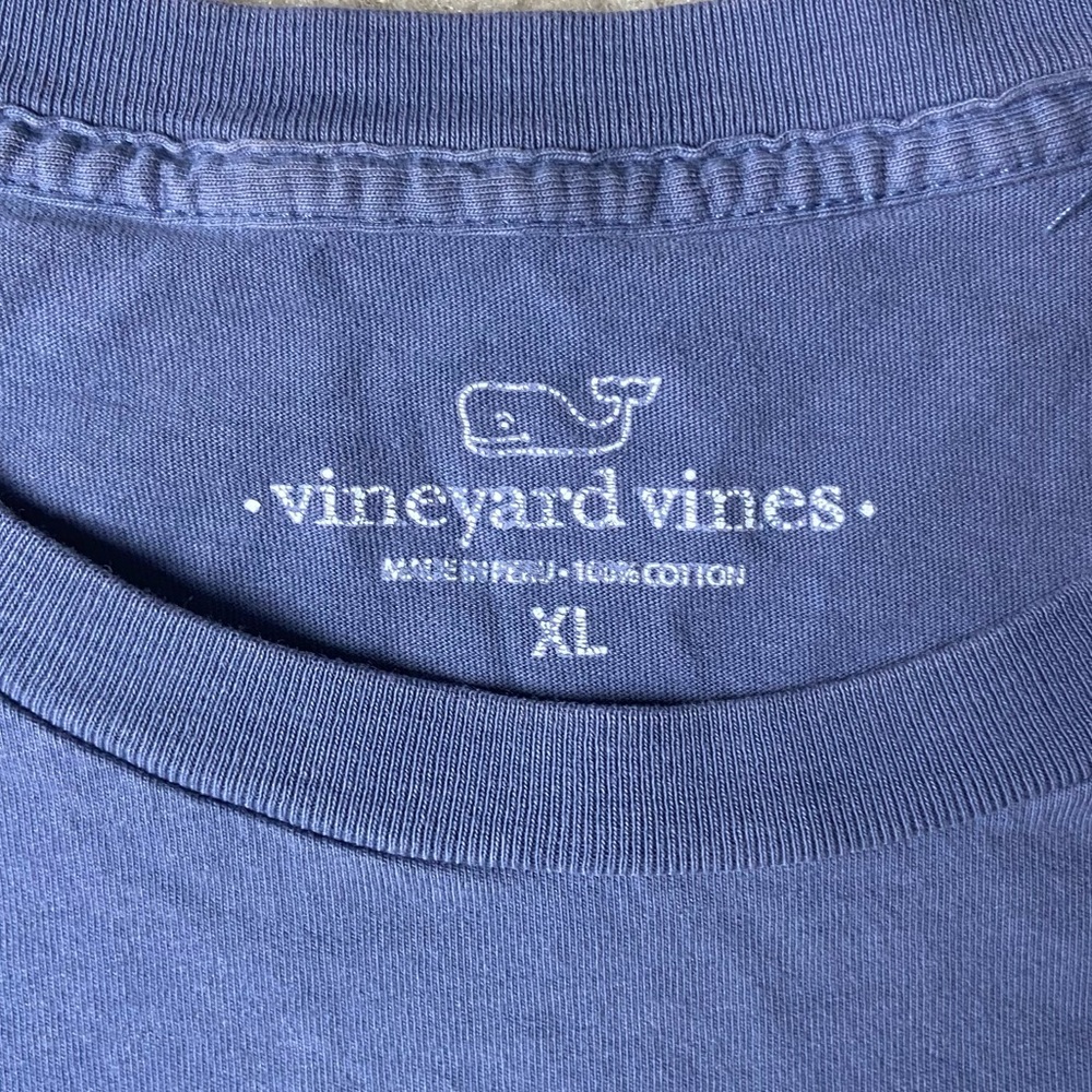 Vineyard Vines Blue Americana Whale Graphic T-Shirt, Men’s size XL - Picture 6 of 7